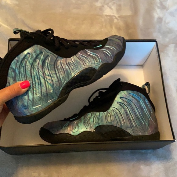 Great condition Nike little posite one